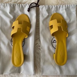 Hermes Oasis Sandals in Jaune Sable Yellow Epsom NWT size 9 or 9.5